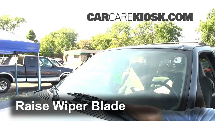 2004 Ford Expedition XLT 5.4L V8 Windshield Wiper Blade (Front) Replace Wiper Blades